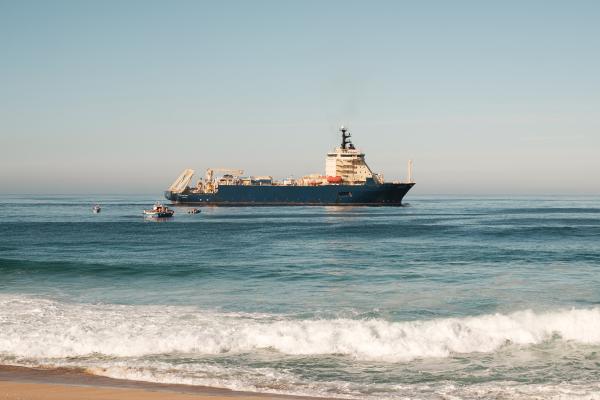 cable_landing_operation_sines_portugal_1.jpg